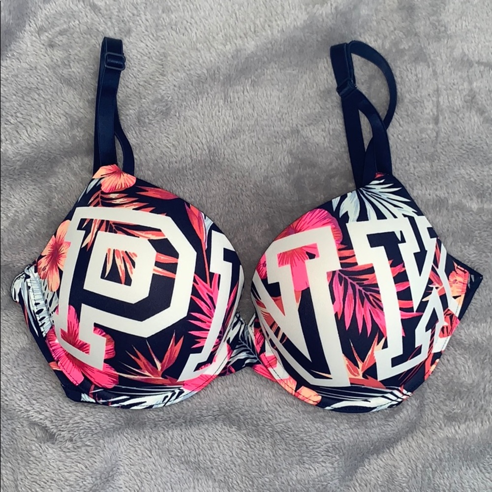 Victoria Secret Push Up Bra NWOT